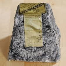Valencay Pyramide with Ash (9oz)